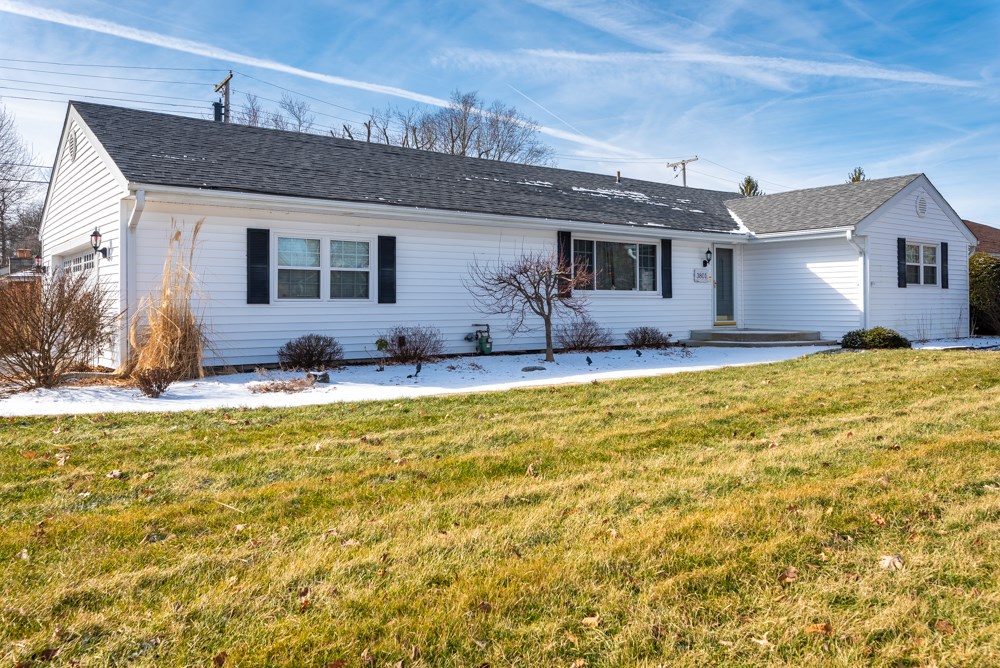 3801 West Riverside Avenue Muncie, IN 47304 - Photo 2 of 23