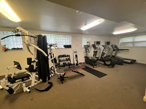 $1,650 | 3737 North Milwaukee Avenue, Unit 106, Chicago, IL 60641