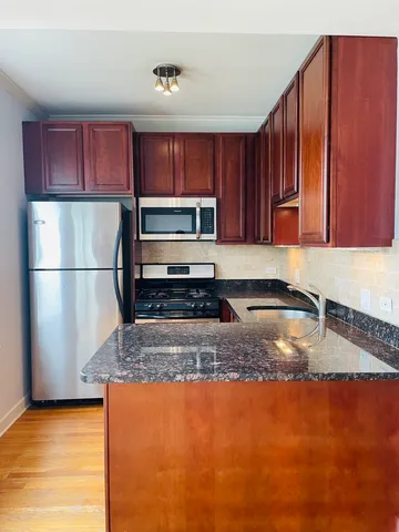 $1,700 | 3737 North Milwaukee Avenue, Unit 106, Chicago, IL 60641