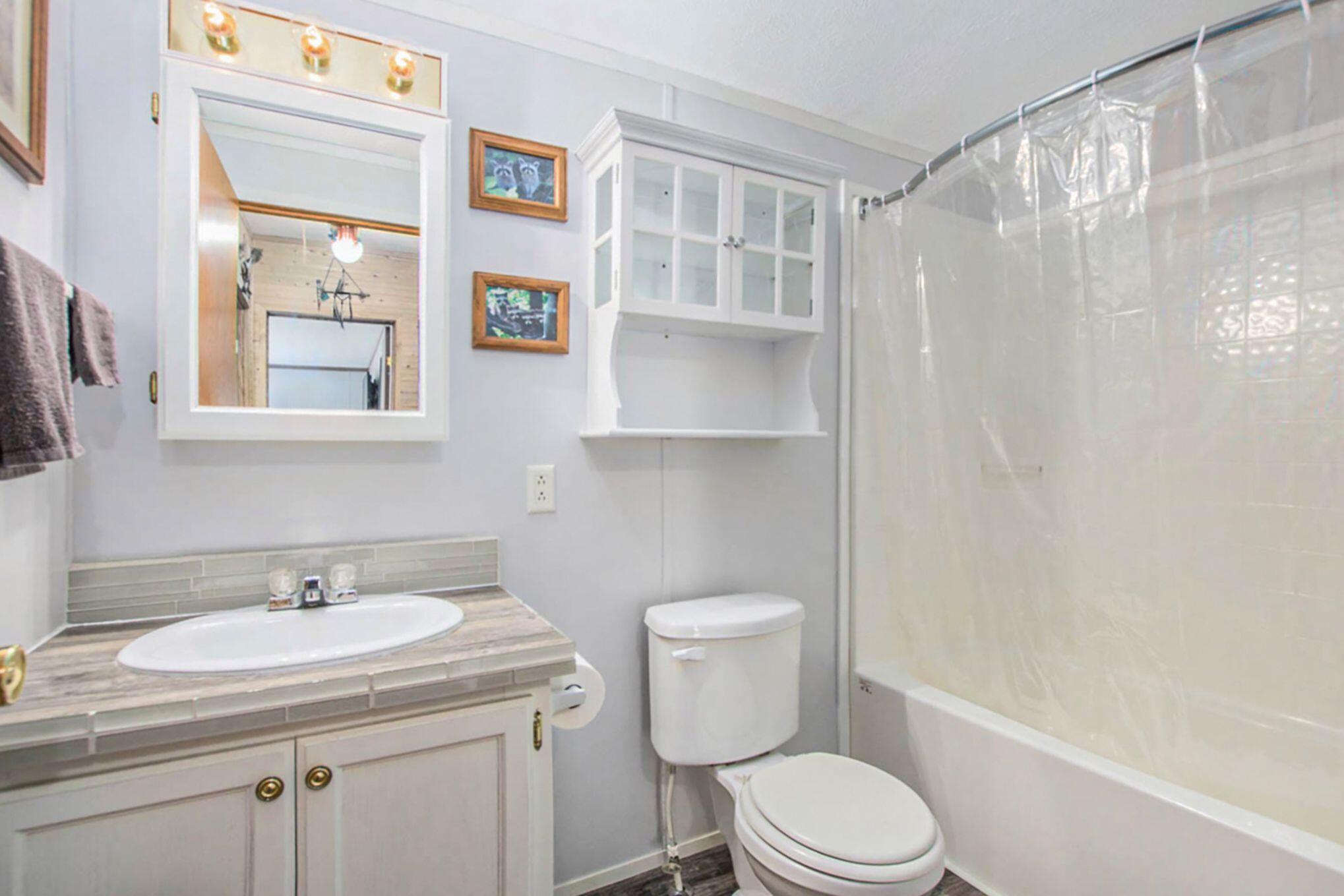 1718 Marzinski Road Manistee, MI 49660 - Photo 14 of 27 Main Bathroom