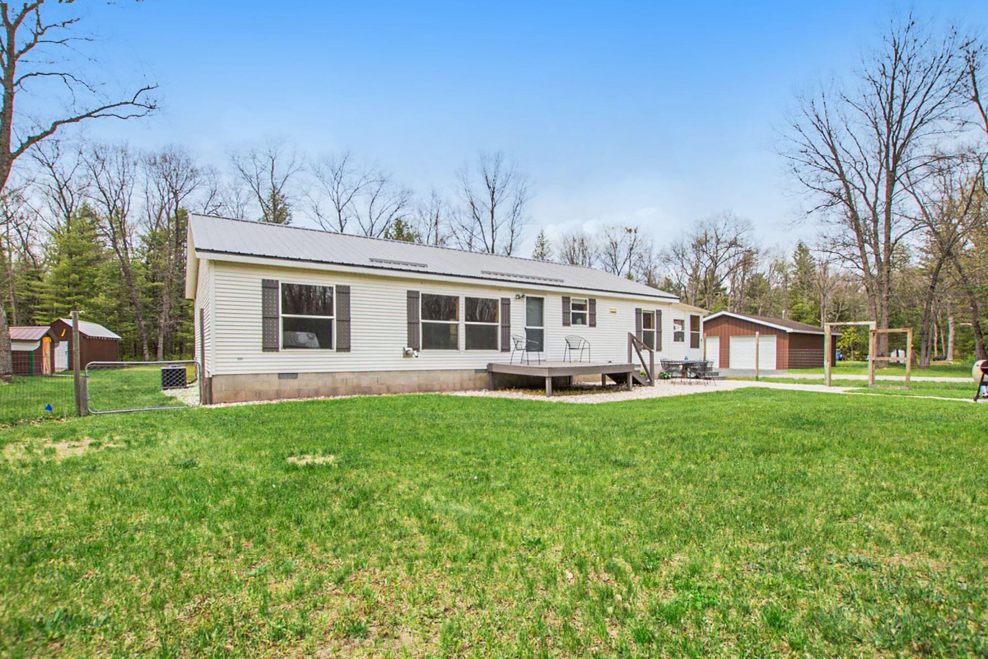 1718 Marzinski Road Manistee, MI 49660 - Photo 25 of 27 q9XIEpmg