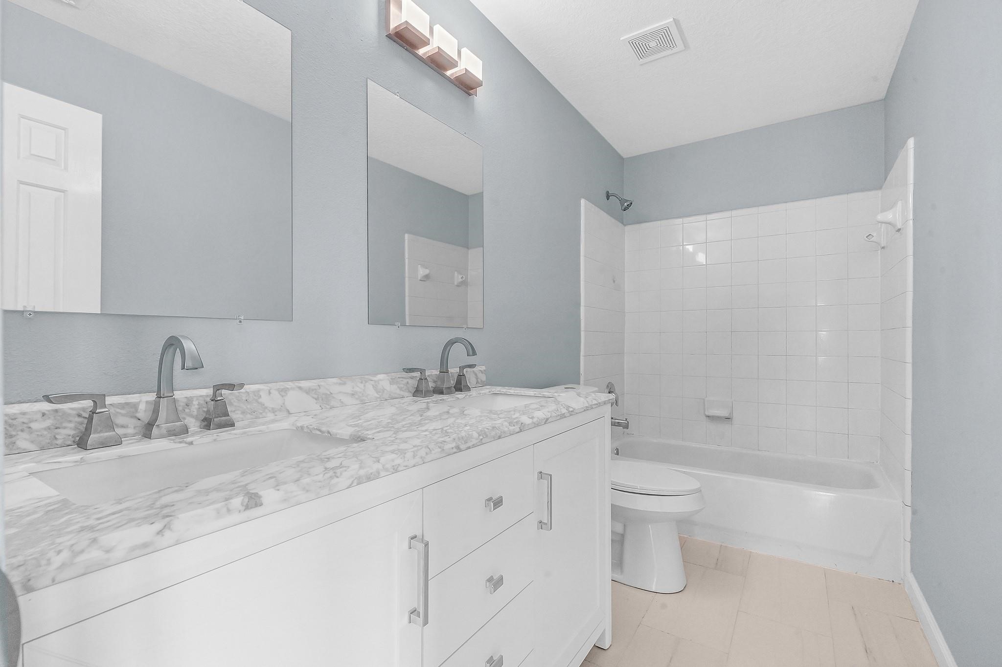 4238 Tree Moss Place Humble, TX 77346 - Photo 26 of 30 Second Bath Upstairs