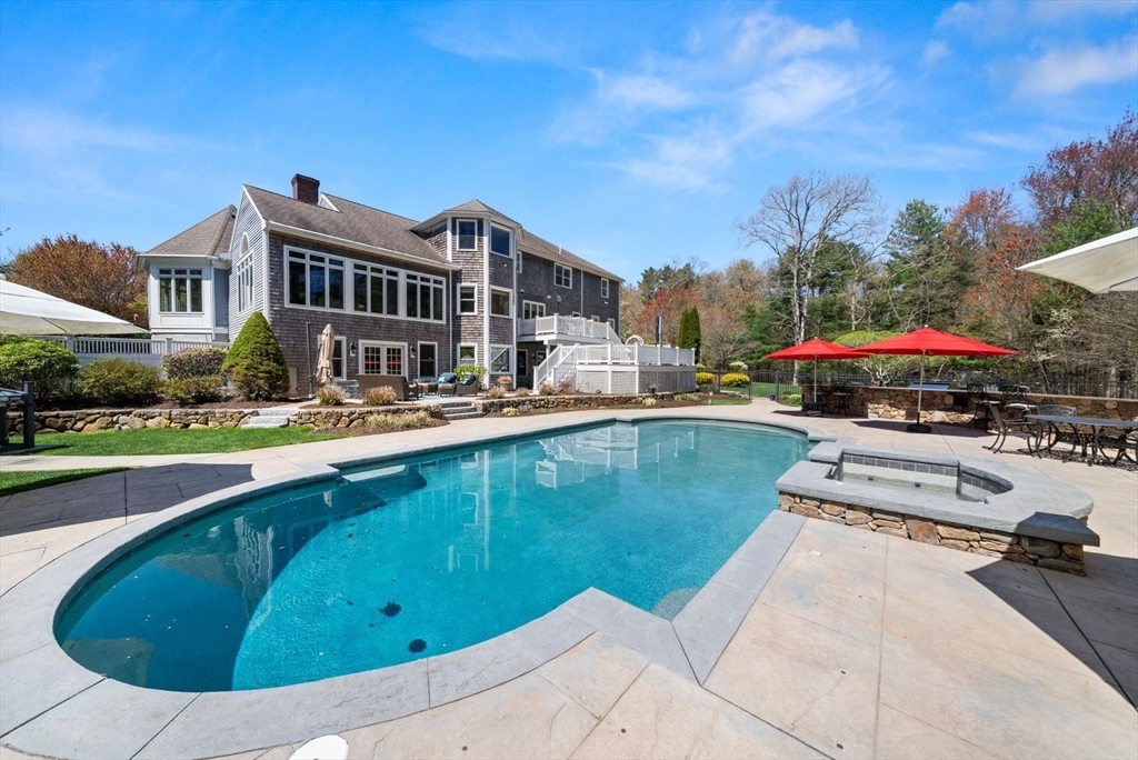 23 Roxanne Road Pembroke, MA 02359 - Photo 5 of 40 Gallery Image 5
