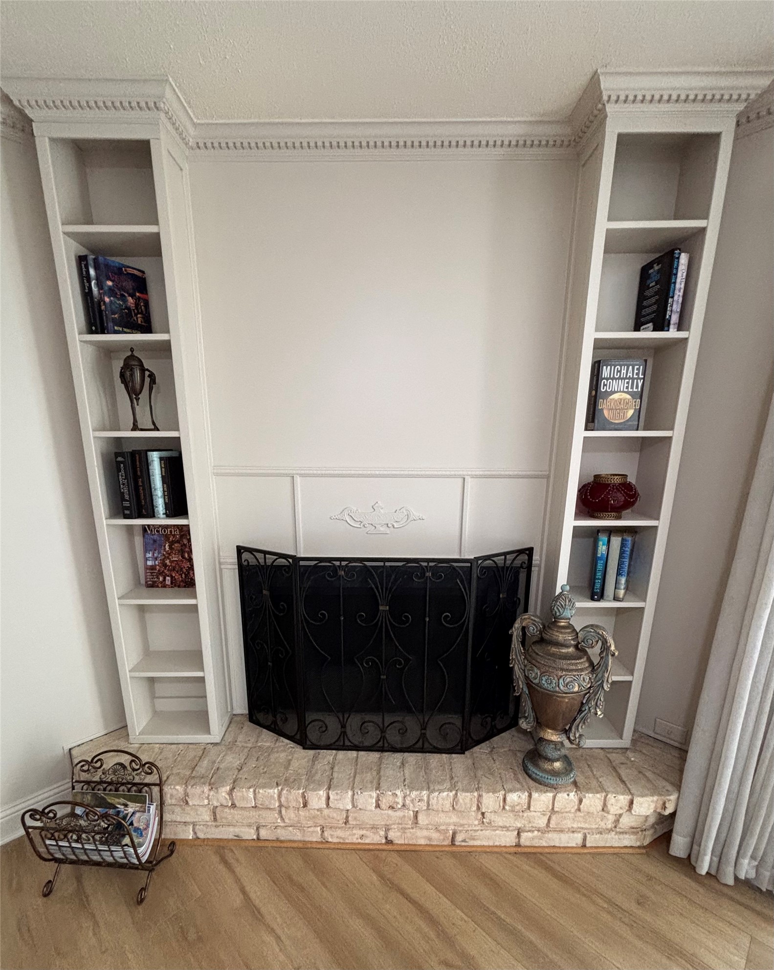 14515 Wunderlich Drive, Unit 315 Houston, TX 77069 - Photo 18 of 37 Beautiful Custom Decorative Shelves Accent the Fireplace