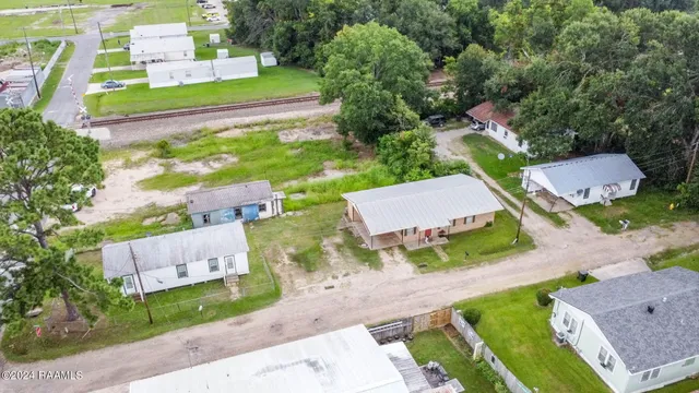 $279,900 | 902 Domingue Street, Scott, LA 70583