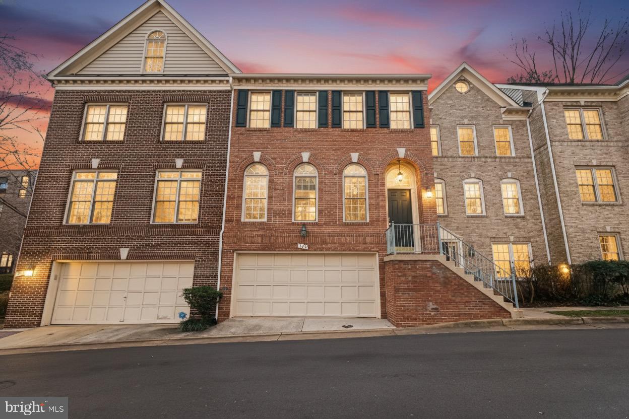 103 Rees Place Falls Church, VA 22046 - Photo 2 of 47