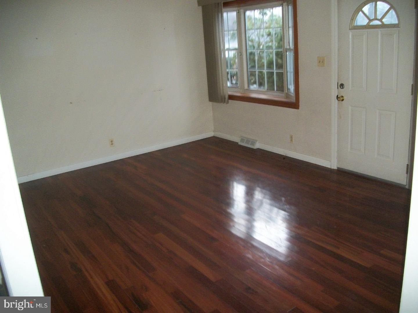 22 Downing Road Ewing, NJ 08628 - Photo 3 of 18 Family Room