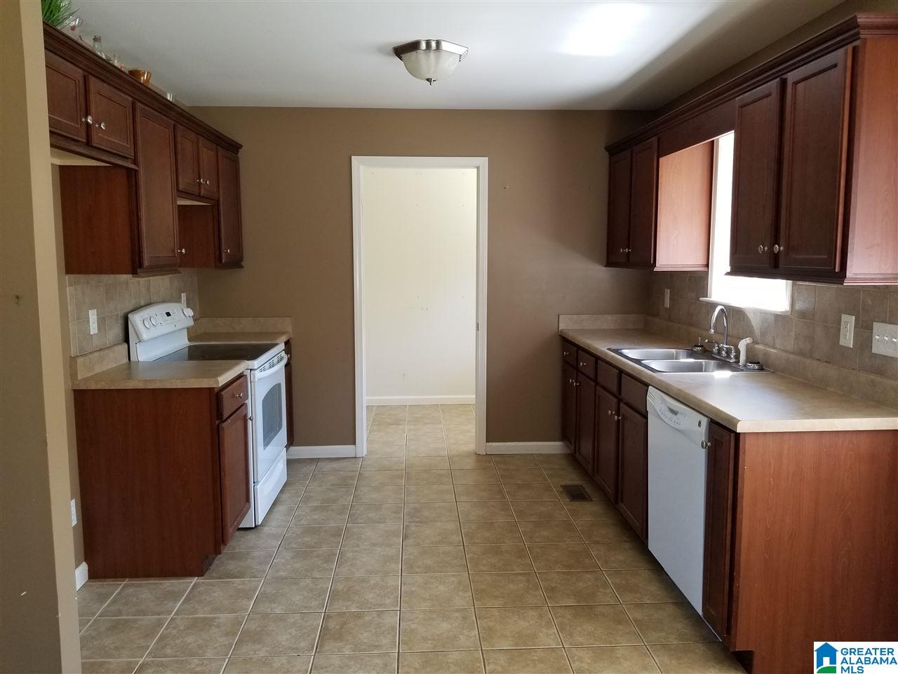 211 Summit Drive Hayden, AL 35079 - Photo 10 of 12