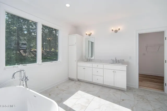 $1,150,000 | 20 Overlook Street, New Scotland, NY 12186