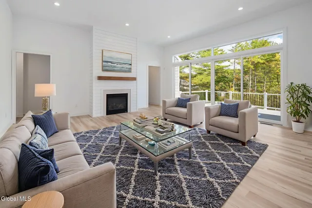 $1,150,000 | 20 Overlook Street, New Scotland, NY 12186