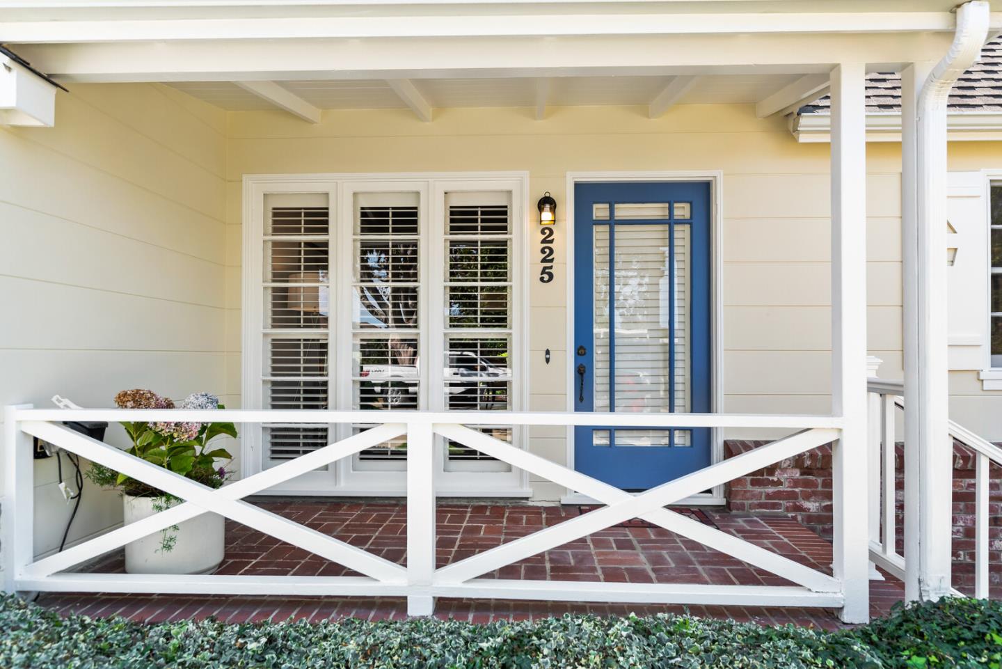 225 Victoria Road Burlingame, CA 94010 - Photo 3 of 29