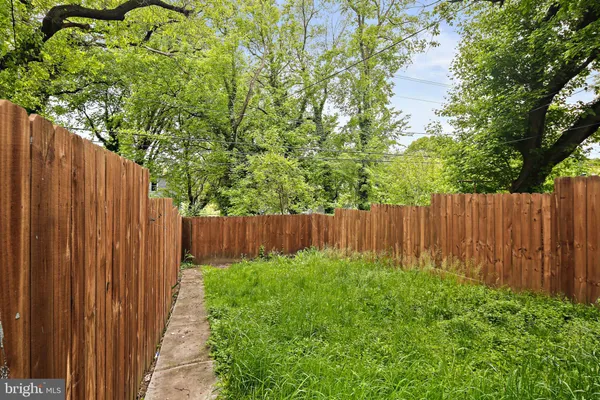 $1,975 | 3924 Reisterstown Road, Baltimore, MD 21215