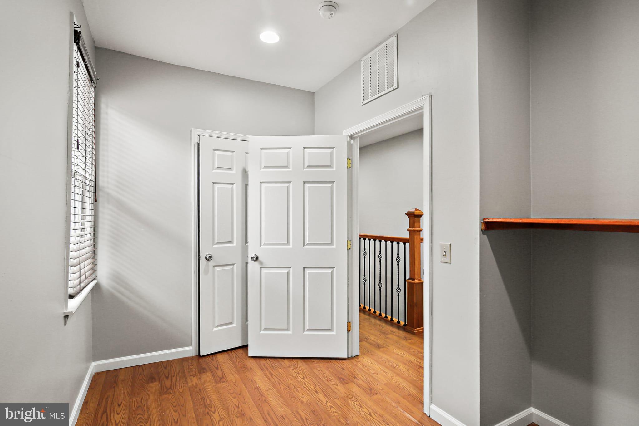 3924 Reisterstown Road Baltimore, MD 21215 - Photo 7 of 25 Inviting entryway with natural light.