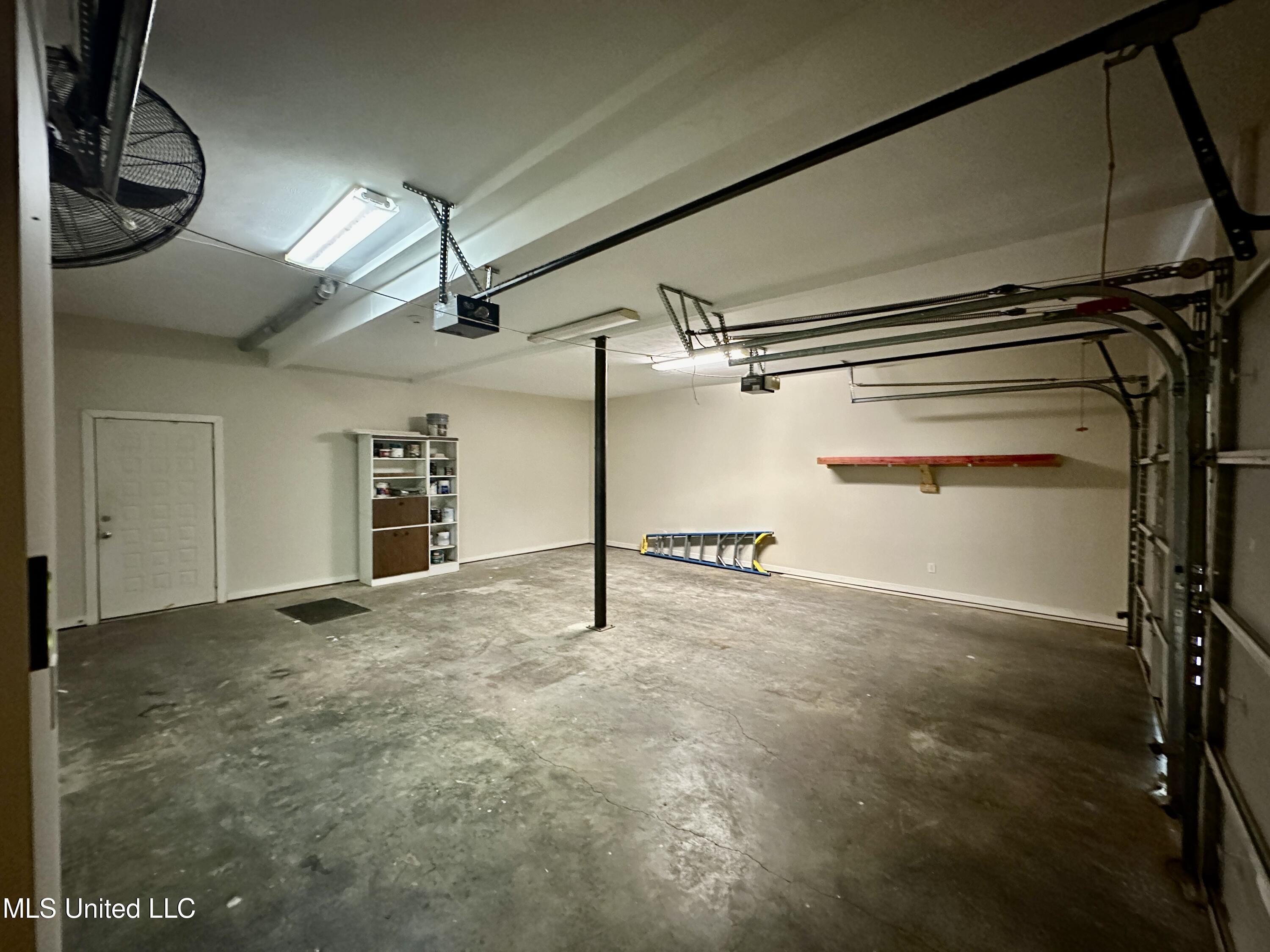 211 Monterey Drive Clinton, MS 39056 - Photo 62 of 62 garqge