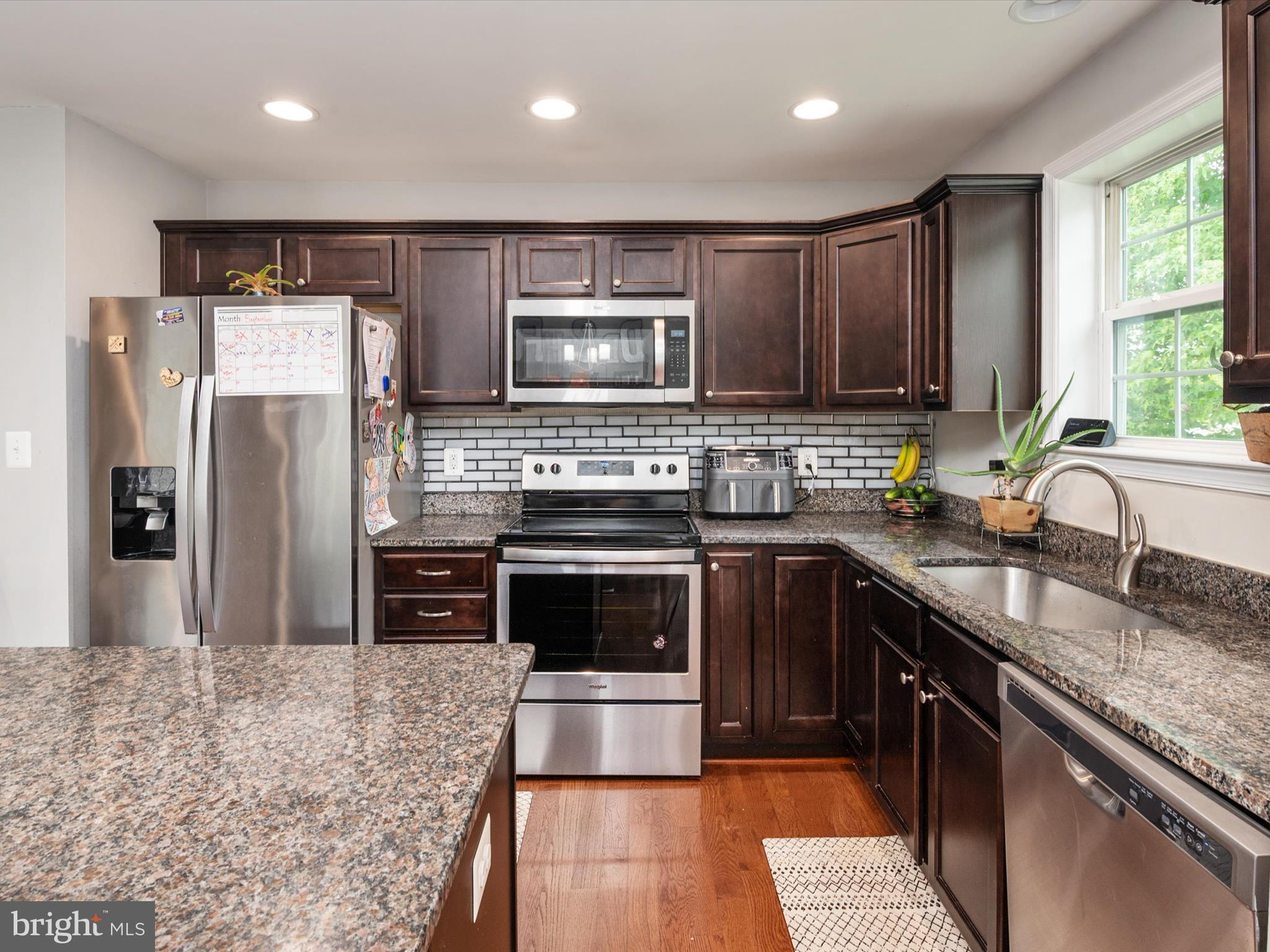 606 Powhatan Beach Road Pasadena, MD 21122 - Photo 12 of 37 Kitchen
