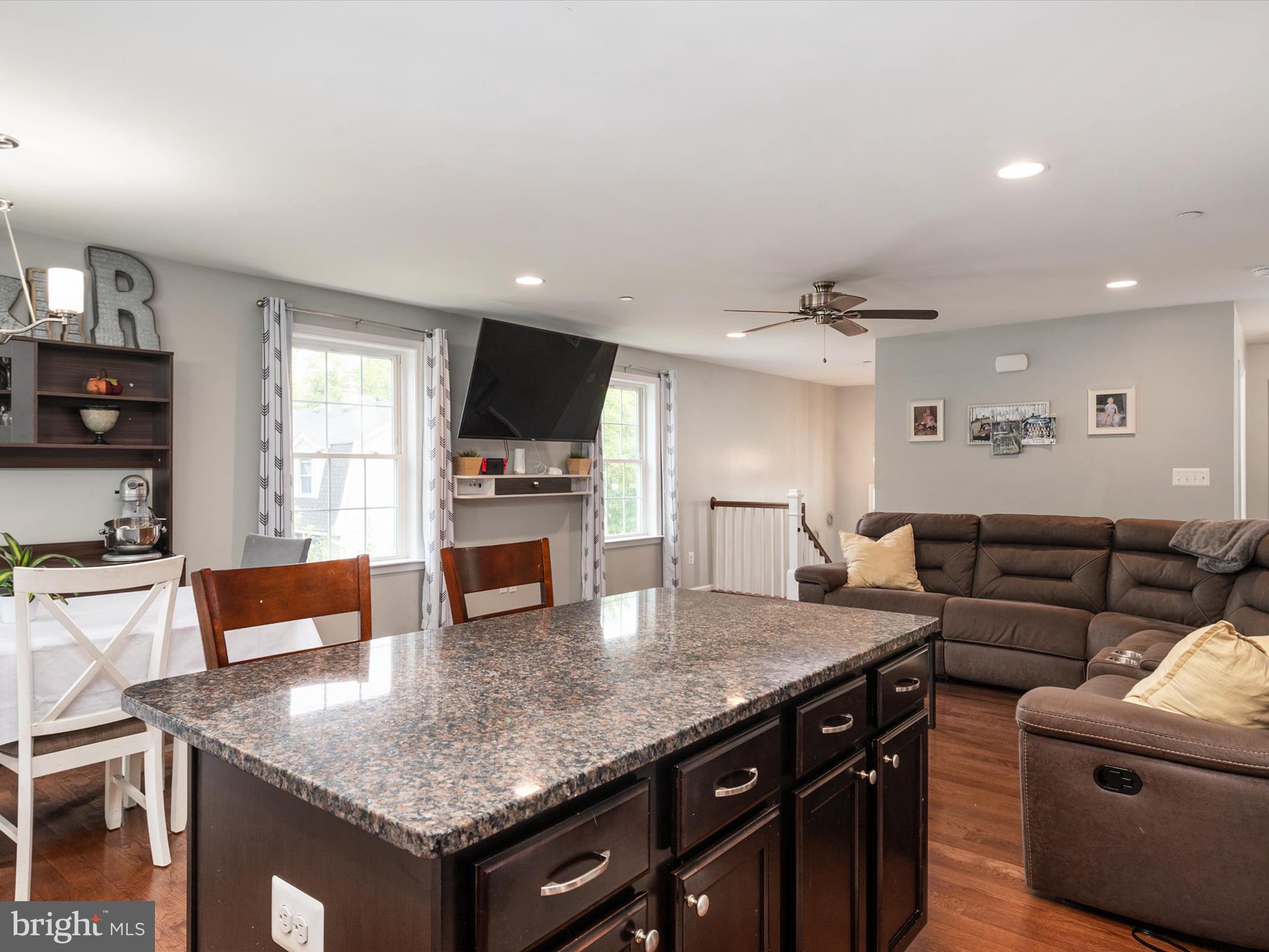 606 Powhatan Beach Road Pasadena, MD 21122 - Photo 36 of 37 Open Floor Plan