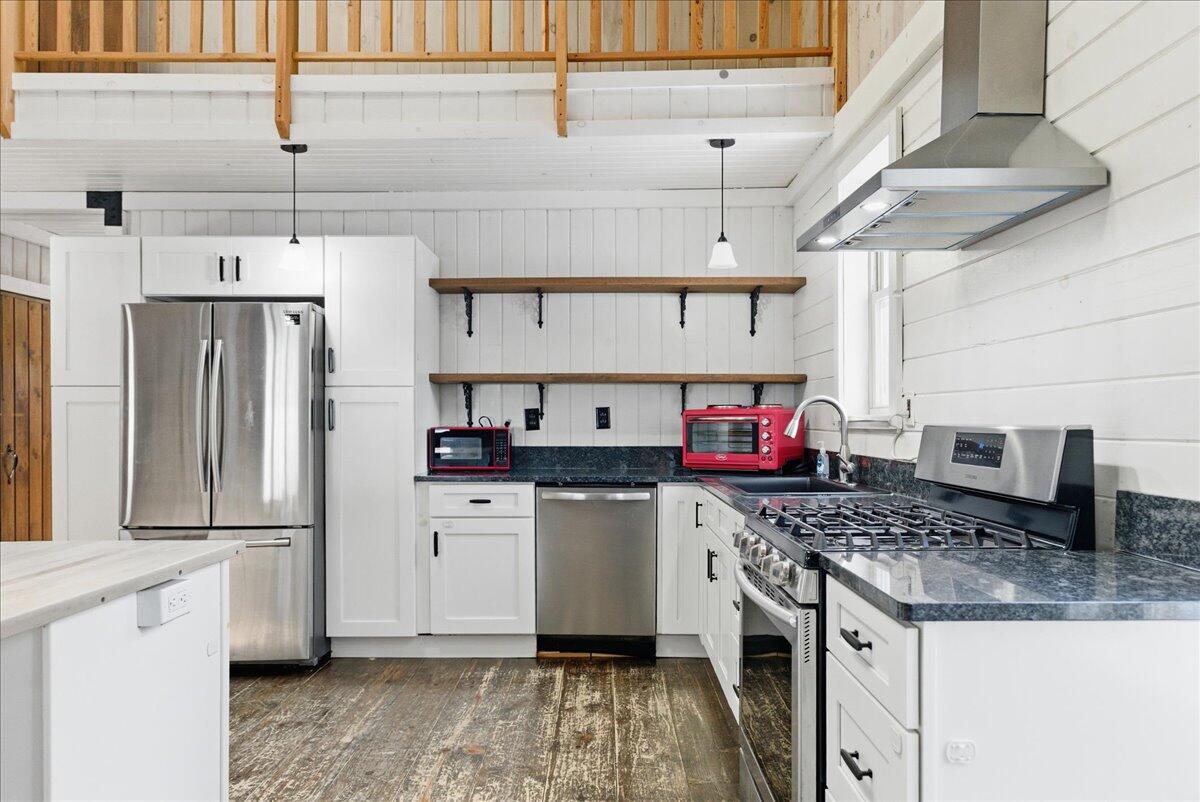 16 Trillium Estates Rome, ME 04963 - Photo 33 of 37 Kitchen with gas range
