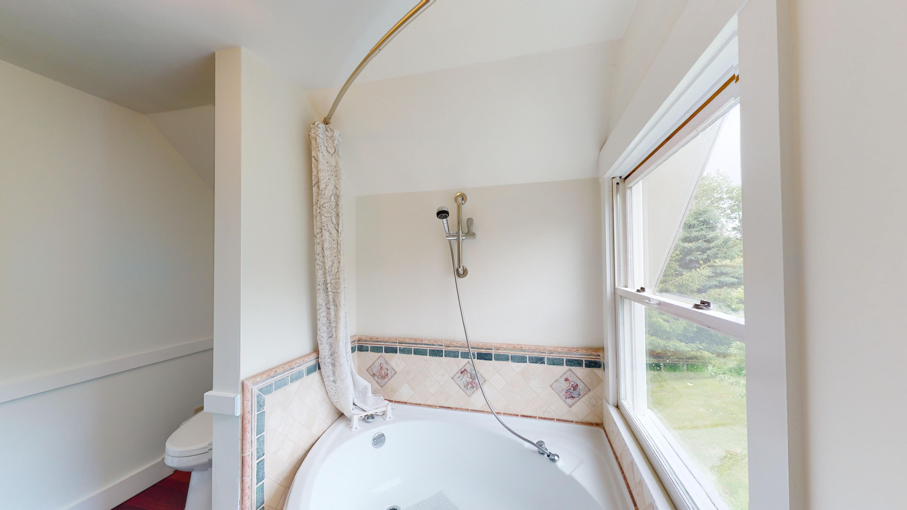 104 River Road Cushing, ME 04563 - Photo 32 of 51 Jetted Tub In 2nd Floor Bathroom