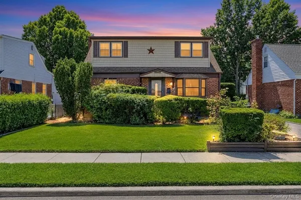 $829,000 | 7 Edward Avenue, Hicksville, NY 11801
