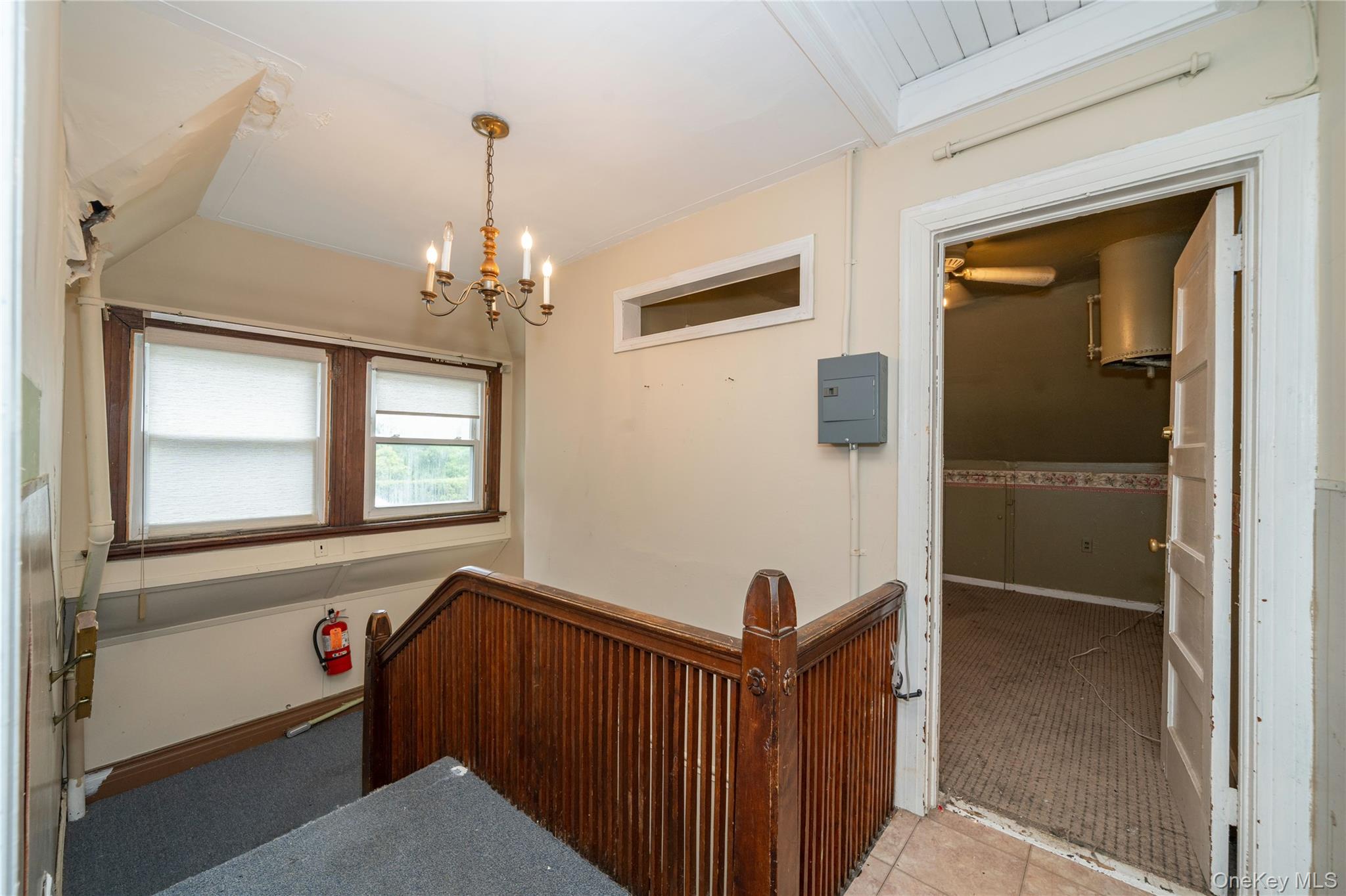 32 Ridgeview Avenue White Plains, NY 10606 - Photo 11 of 23 Third Floor Landing Area