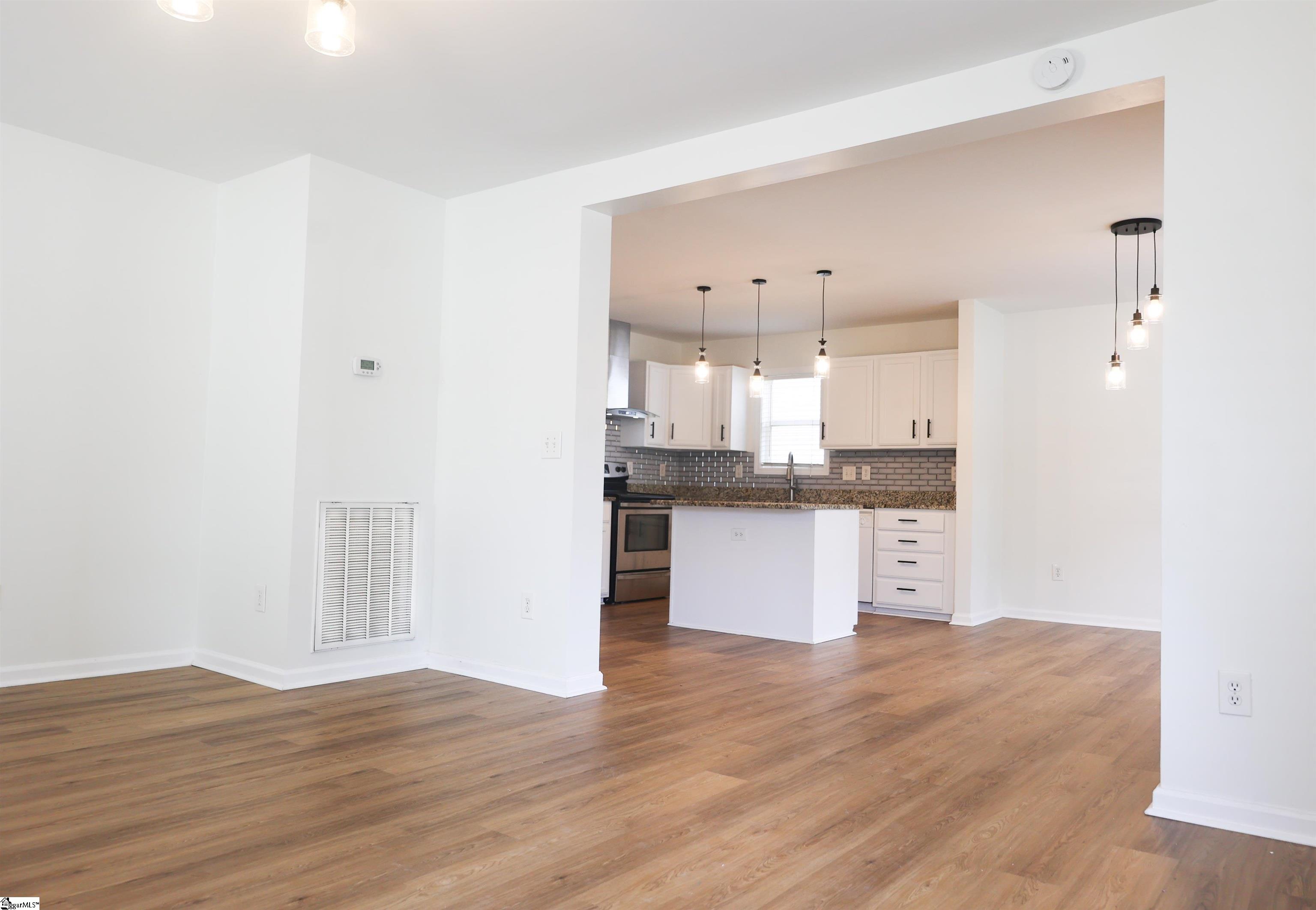 12 Fleming Street Greenville, SC 29607 - Photo 3 of 18