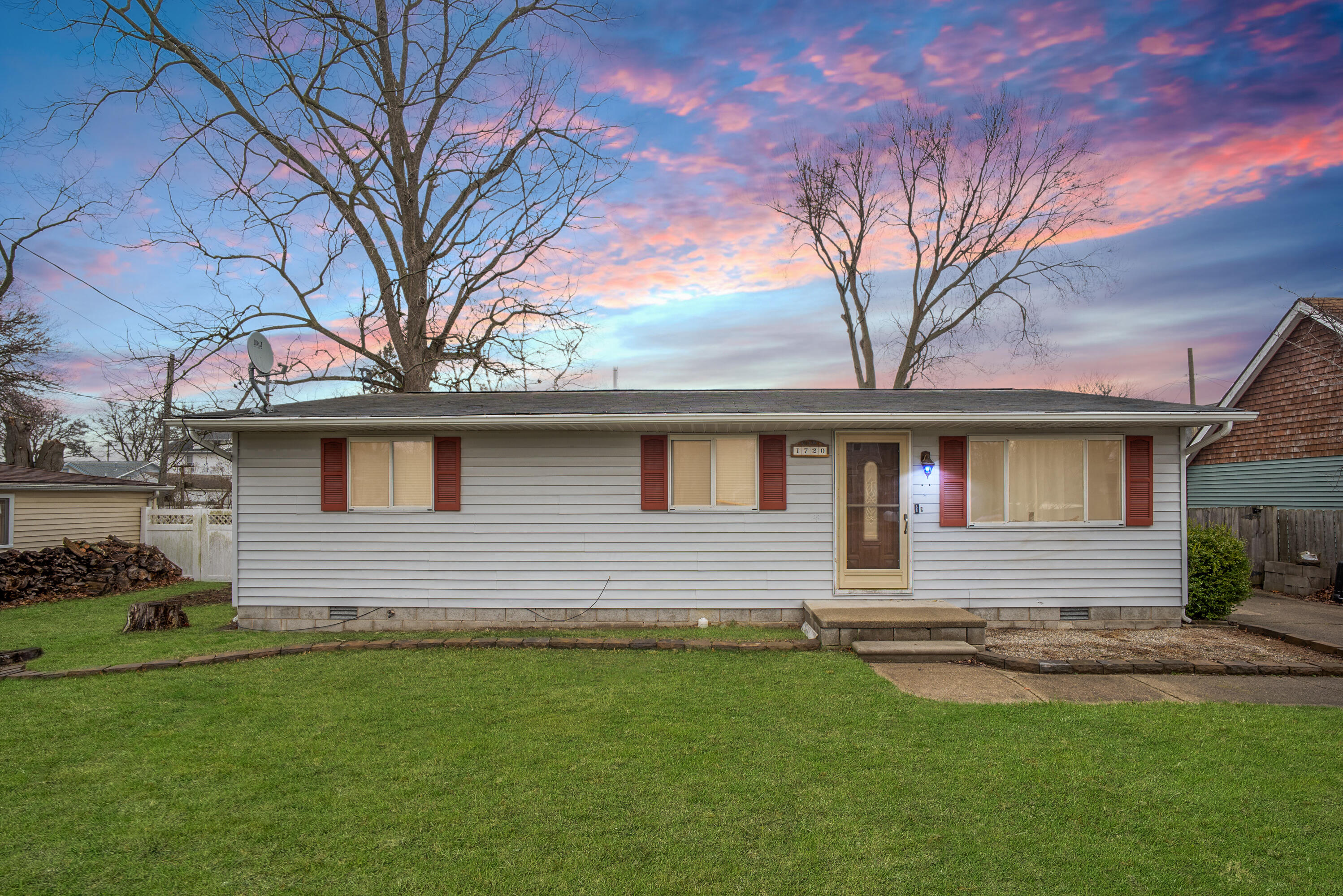 1720 Michigan Street Algonac, MI 48001 - Photo 1 of 32 0