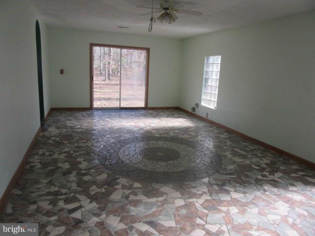 601 Roe Ingleside Road Centreville, MD 21617 - Photo 6 of 10 Family Room