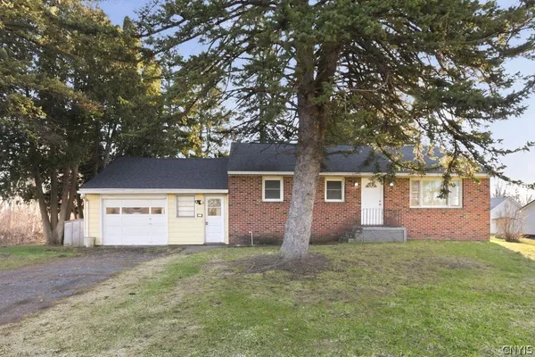 $2,250 | 7310 Oswego Road, Clay, NY 13090