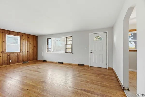 $2,250 | 7310 Oswego Road, Clay, NY 13090