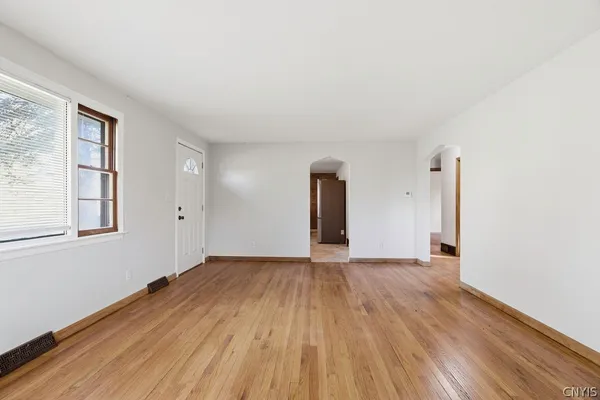 $2,250 | 7310 Oswego Road, Clay, NY 13090