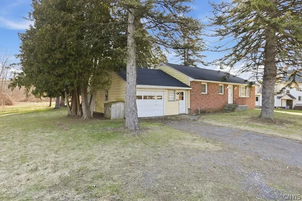 $2,250 | 7310 Oswego Road, Clay, NY 13090