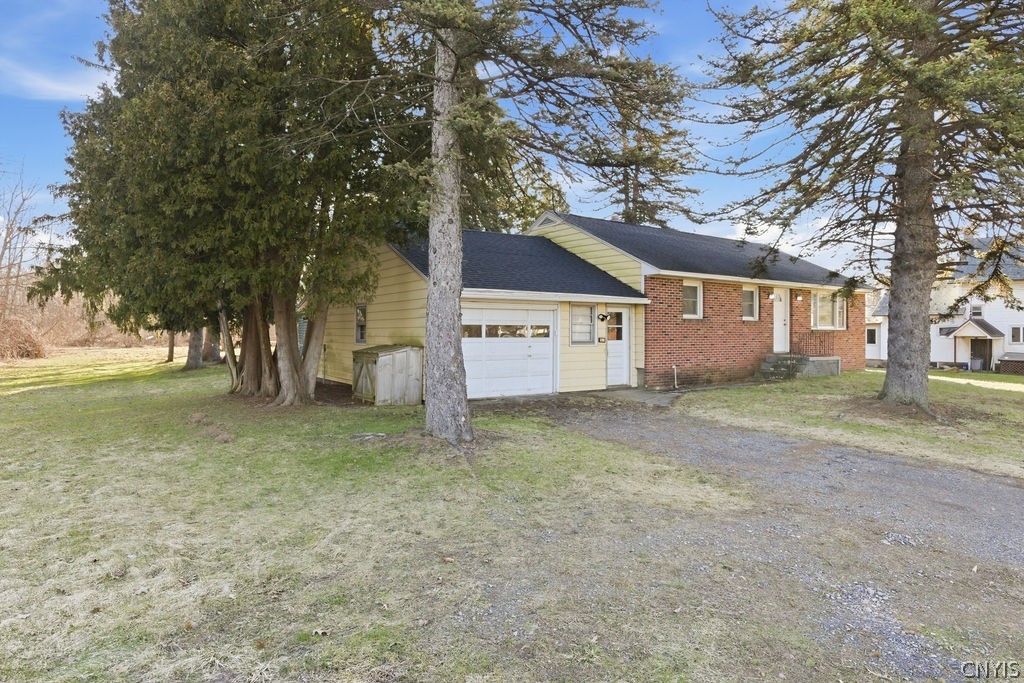 7310 Oswego Road Clay, NY 13090 - Photo 2 of 34