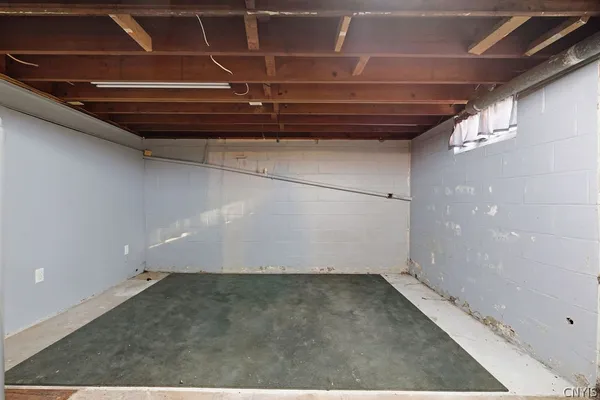 $2,250 | 7310 Oswego Road, Clay, NY 13090