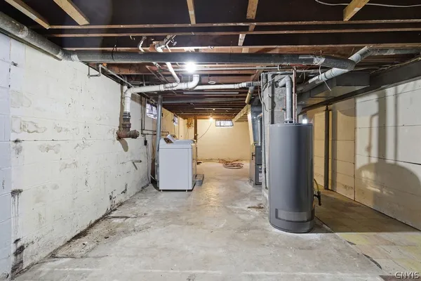 $2,250 | 7310 Oswego Road, Clay, NY 13090