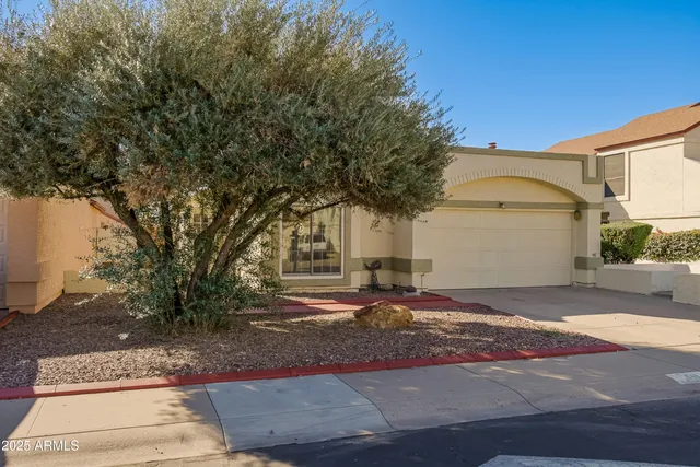 $398,000 | 441 East Topeka Drive, Phoenix, AZ 85024