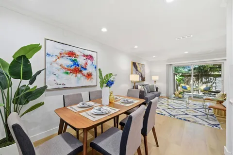$898,000 | 209 Red Oak Drive East, Unit F, Sunnyvale, CA 94086