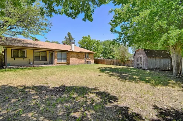 $2,225 | 1808 Overbrook Drive, Arlington, TX 76014