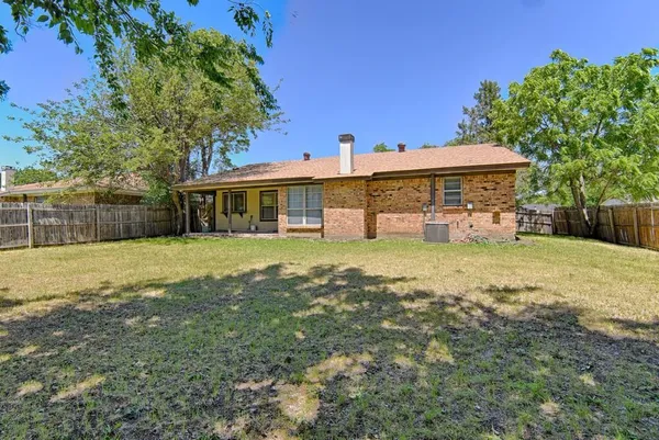 $2,225 | 1808 Overbrook Drive, Arlington, TX 76014