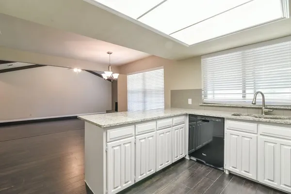 $2,225 | 1808 Overbrook Drive, Arlington, TX 76014