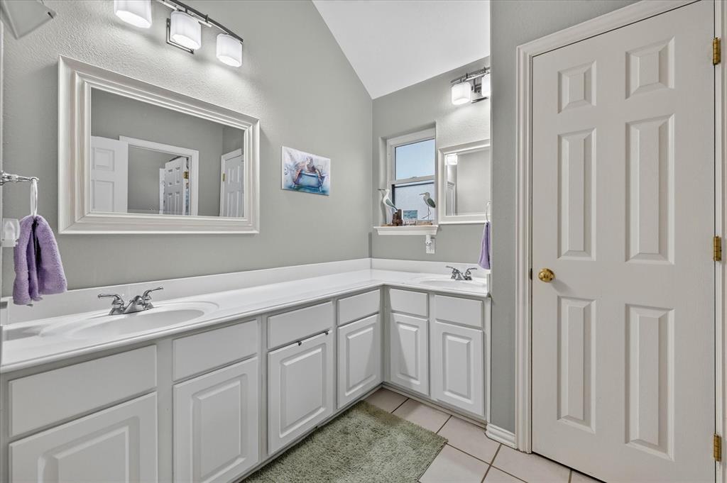851 Bridle Path Burleson, TX 76028 - Photo 34 of 40