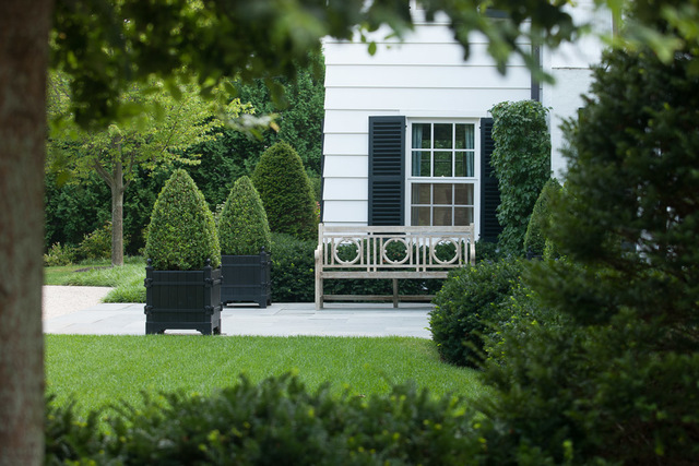 1320 Elm Tree Road Lake Forest, IL 60045 - Photo 2 of 52 a front view of a house with a yard