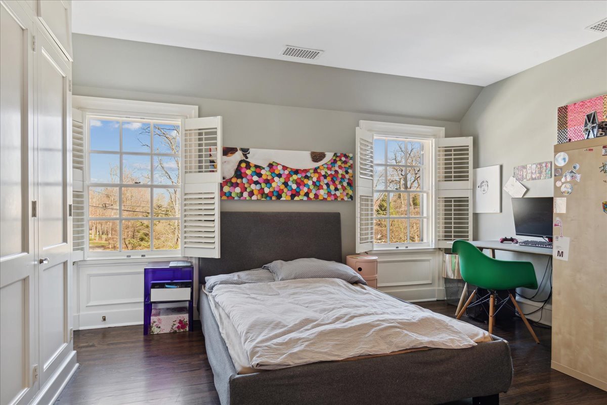 1320 Elm Tree Road Lake Forest, IL 60045 - Photo 38 of 52 a bedroom with a bed and a window