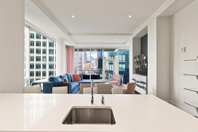 $2,560,000 | 50 Liberty Drive, Unit PH1J, Boston, MA 02210