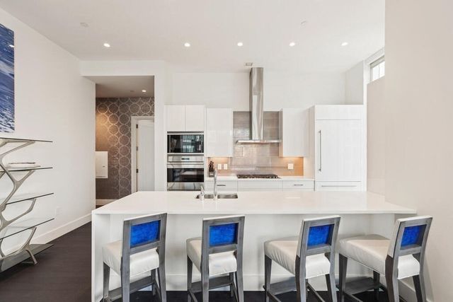 $2,560,000 | 50 Liberty Drive, Unit PH1J, Boston, MA 02210