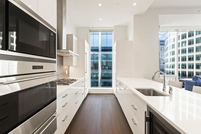 $2,560,000 | 50 Liberty Drive, Unit PH1J, Boston, MA 02210