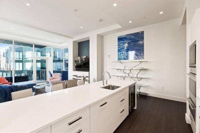 $2,560,000 | 50 Liberty Drive, Unit PH1J, Boston, MA 02210