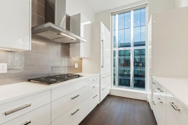 $2,560,000 | 50 Liberty Drive, Unit PH1J, Boston, MA 02210