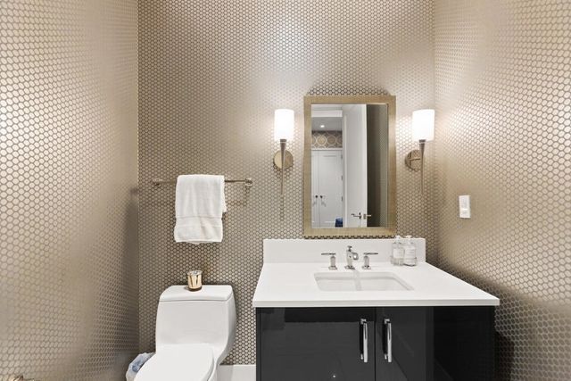 $2,560,000 | 50 Liberty Drive, Unit PH1J, Boston, MA 02210