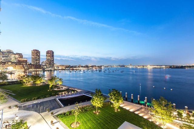 $2,560,000 | 50 Liberty Drive, Unit PH1J, Boston, MA 02210