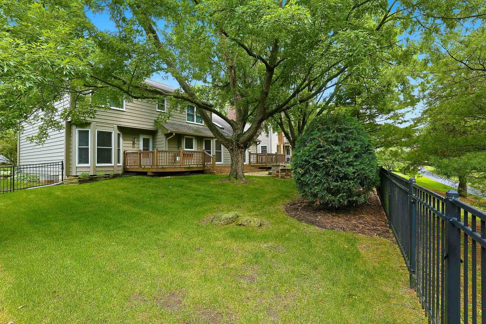 2528 Sun Valley Road Lisle, IL 60532 - Photo 57 of 65